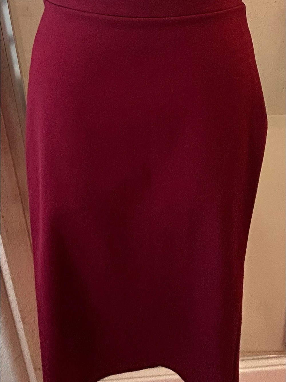 Tailored Burgundy Pencil Skirt - Sleek High-Waist Design